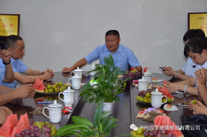 1536714304969143.png 乳白玻璃酒瓶价格.png