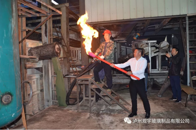 玻璃酒瓶厂家.png 玻璃酒瓶厂家.png